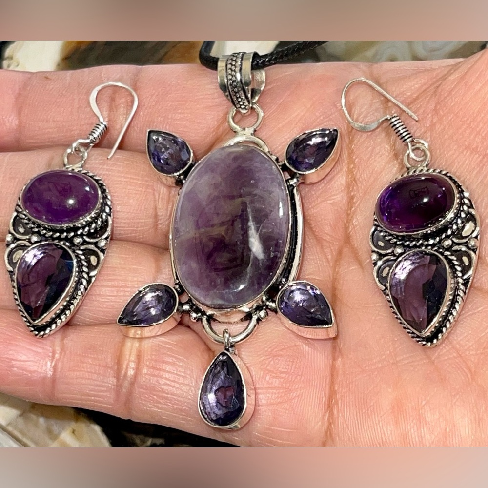 Purple Amethyst & Glass Pendant & Earrings Set - Picture 3 of 16